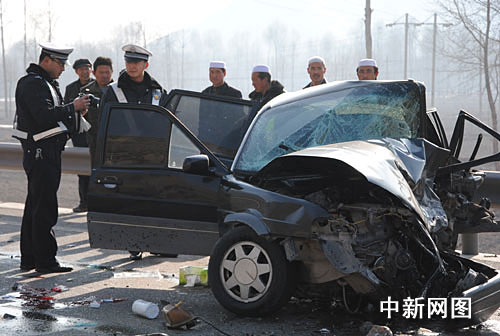 永登龙泉车祸图片