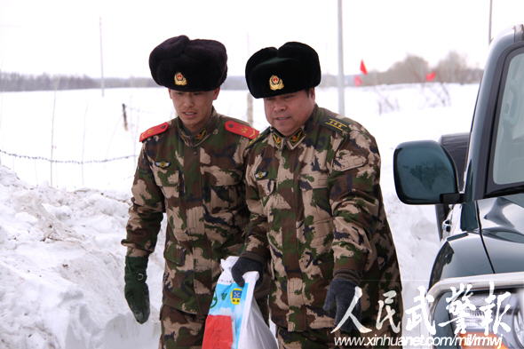 武警阿勒泰支队-26℃雪中疏通生命通道[图]