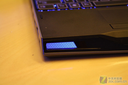 Сͺը Alienware M11x׷ͼ 