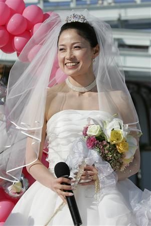 图文：日本旗手冈崎朋美写真 美丽的幸福新娘