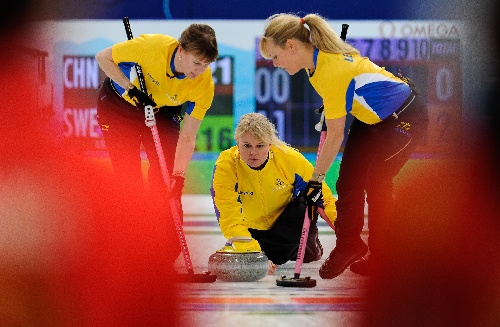 瑞典冰壶运动员图片