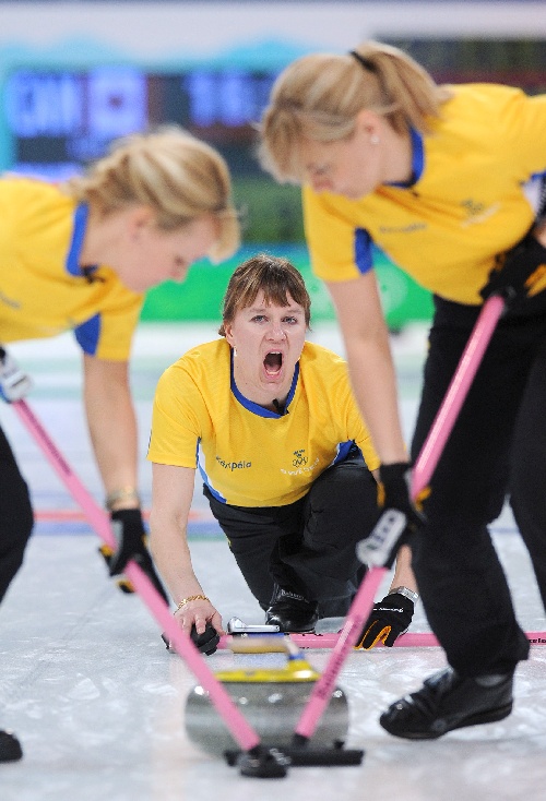 瑞典冰壶运动员图片