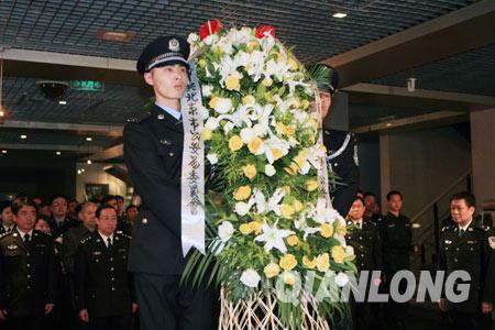 千龍網北京4月5日訊(通訊員譚志勇)今天上午,在警察博物館英烈