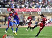 图文：[中超]南昌VS重庆 陈志钊无力回天