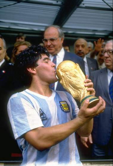 1986墨西哥世界杯回顾:马拉多纳铸就一生经典
