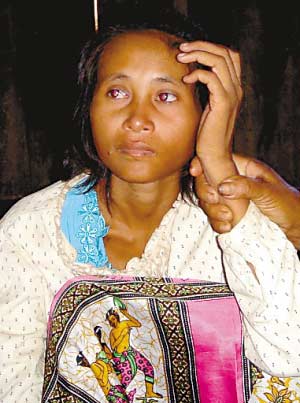 柬埔寨女野人过不惯尘世生活 逃回原始丛林(图)