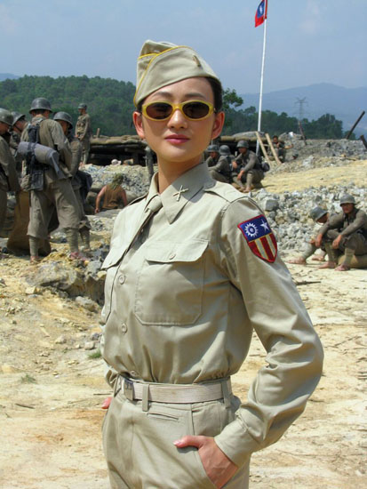 《中国远征军》正在云南瑞丽紧张拍摄中,青年演员李玥在剧中饰演女