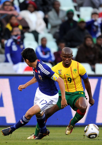 喀麦隆的日本足球教练是谁