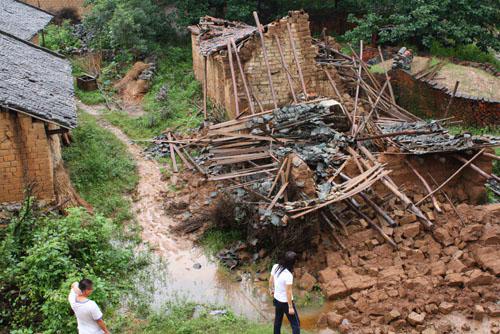 6月16日,在廣西恭城瑤族自治縣平安鄉路口村委回龍洲自然村,鄉民政