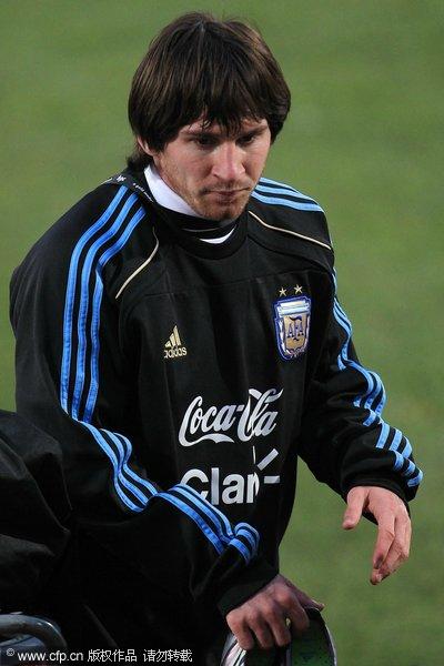 图文：阿根廷备战小组赛末轮 梅西