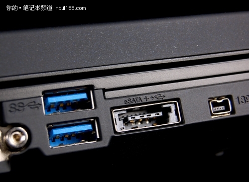ӿڷḻ USB3.0DisplayPort