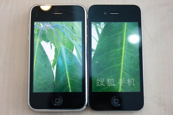 iPhone 3GSұiPhone 4