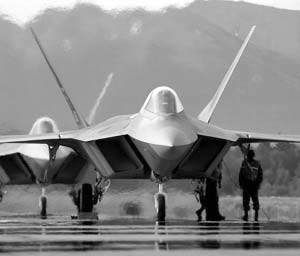 F-22ݡսЯ200սͺըݣԭһΪĿ꣬ʵսΪѵ