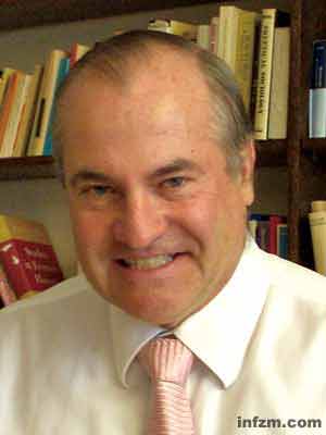 Robert V. Percival（美国马里兰大学法律学教授，环境法项目主任）