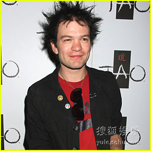 ޱǰSum 41ֶӵ-ݲ(Deryck Whibley)