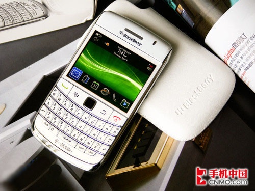 商务白色限量版 黑莓9700手机精美图赏