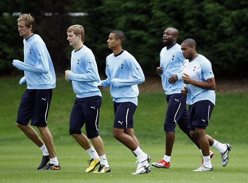 2010-08-24T115535Z_213202365_GM1E68O1JG601_RTRMADP_3_SOCCER-ENGLAND-CHAMPIONS