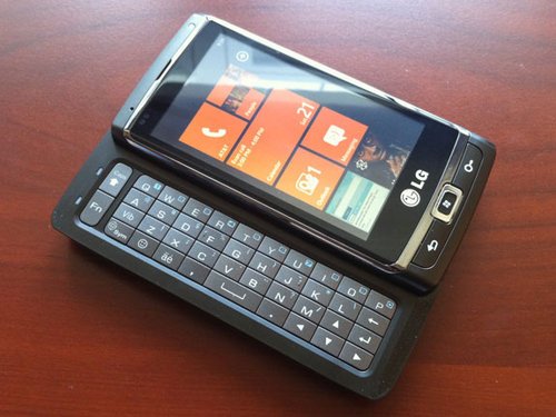 先睹为快 WP7原型机LG GW910手机图赏