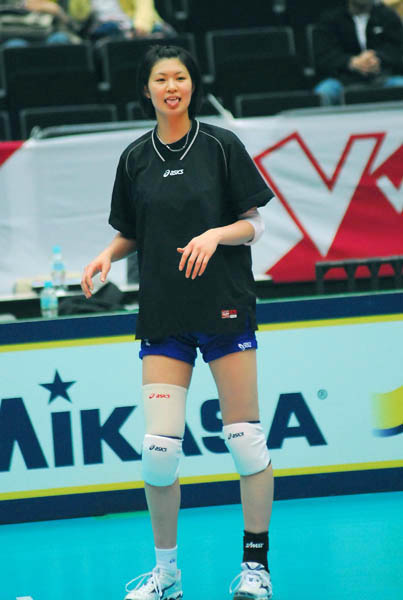 组图:木村沙织秀傲人身材 美丽长腿罕见西服照