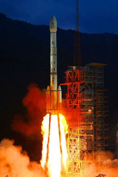 组图:中国嫦娥二号卫星发射升空