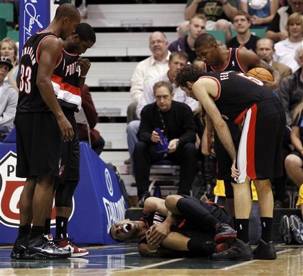 Portland Trail Blazers Forward Jeff Pendergraph Grimaces