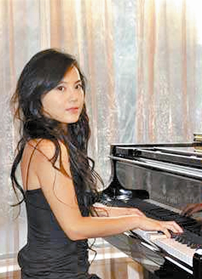钢琴演奏杨珊珊图片