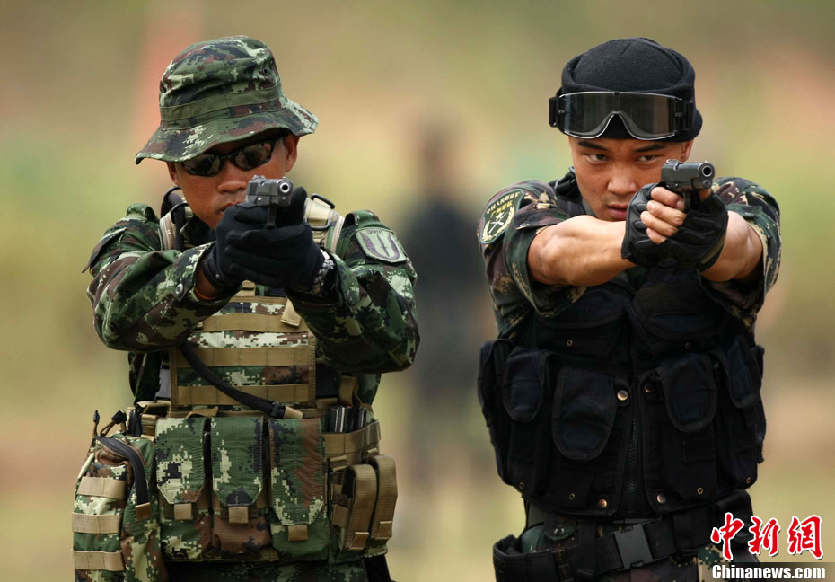 中泰特种部队反恐联合训练进行夜间训练(组图)