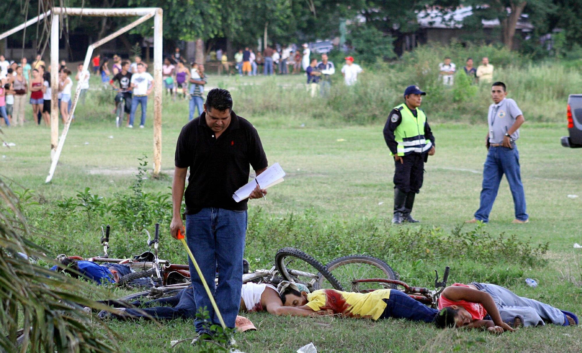 洪都拉斯足球场上演血腥屠杀 数名枪手打死14人