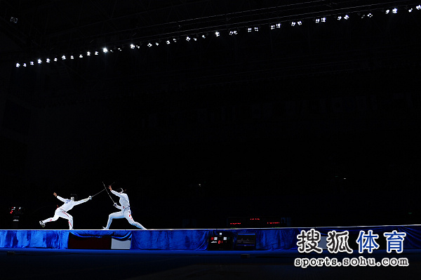 图文：女子重剑决赛中国负于日本 赛场全景特写