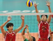 图文：男排排名赛中国3-0沙特 沈琼高高跃起