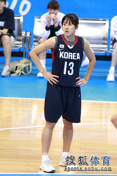 韩国女篮最漂亮的队员图片