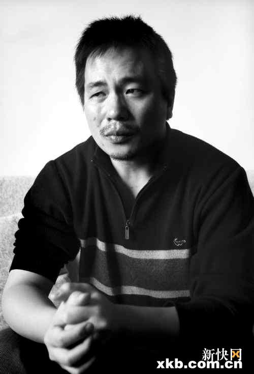 妻子陈周佳(下图)失踪14天,陈培松泪流满面.新快报见习记者 毕志毅/摄