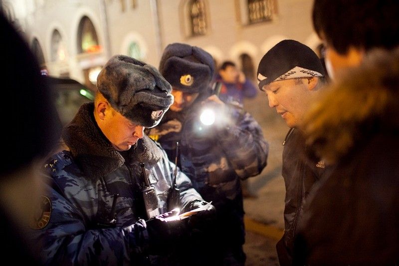 俄羅斯防暴警夜間出勤實錄 組圖