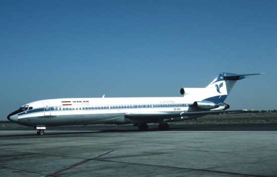 波音727是美国波音公司研制的三发动机中短程民用客机