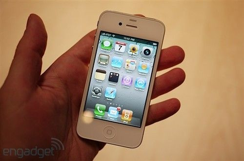 C网iPhone成定局 3大运营商2011年重头戏 