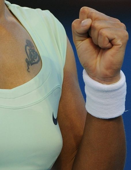 网球公开赛 2011澳网精彩图片 2011澳网19日图集 李娜vs罗迪娜