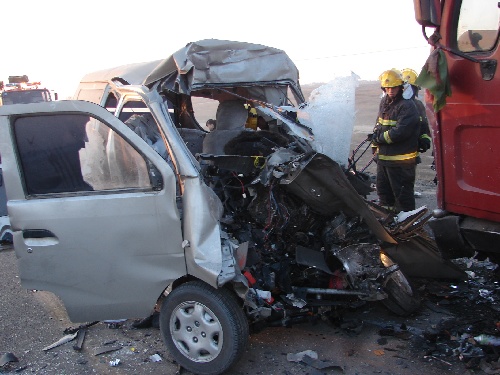 内蒙古包头发生一起交通事故 致使7死1伤(组图)