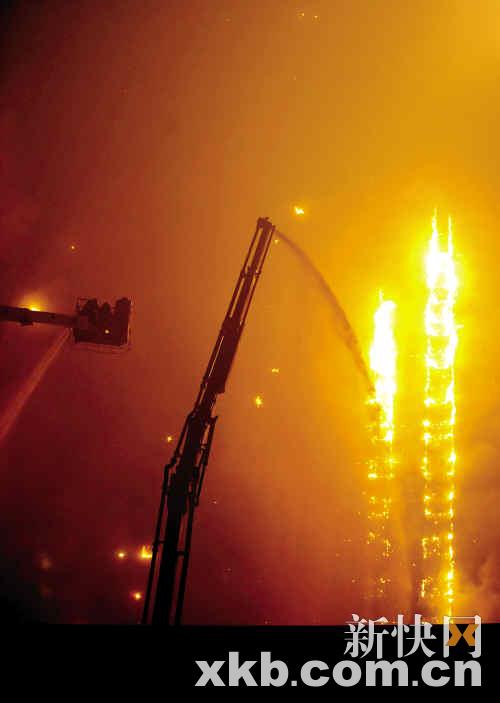 96年蝴蝶大厦火灾图片