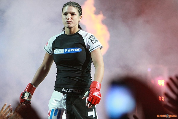 綜合體育 功夫頻道 搏擊動態(0) 吉娜(gina carano)曾經被格鬥迷稱