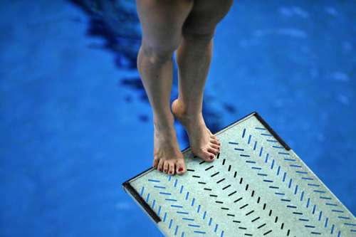 女子跳水运动员的脚图片