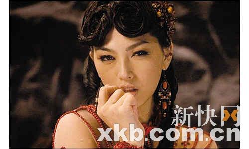 编剧胡耀辉在微博中公布了《3d肉蒲团》主角,日本av女优原纱央莉引退