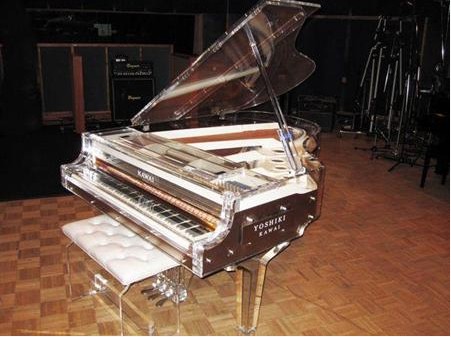 2008水晶钢琴图片