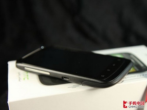 HTC Desire S侧面图片