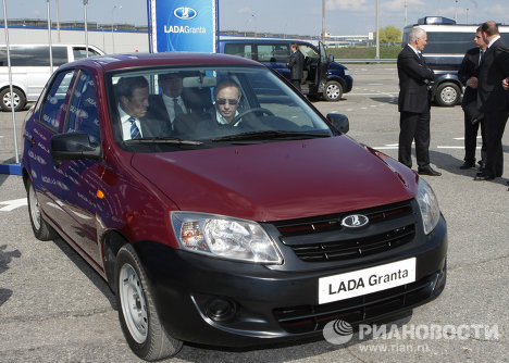 վһֱƽ˹ҵԼһس̵³Lada GrantaĻ12·ۣۼۺԼ8000Ԫ