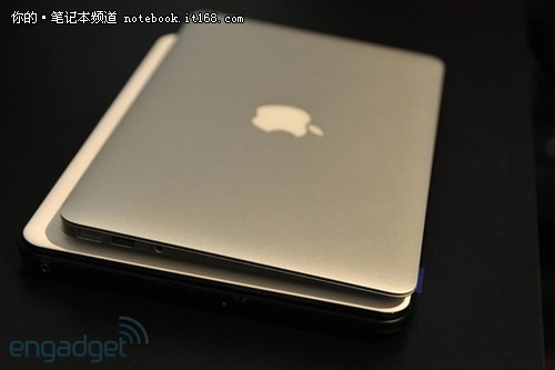 11MacBook AirԱ