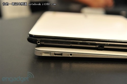 11MacBook AirԱ