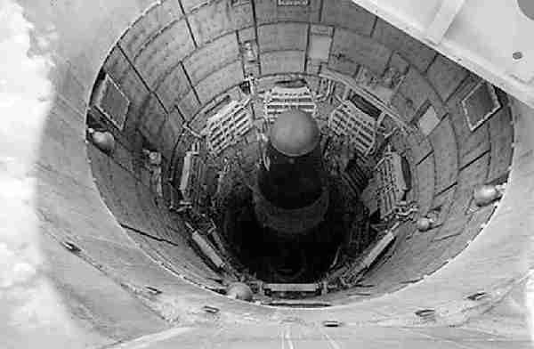 战略核武器具有强大的威慑力量,图为位于美国亚利桑那的核导弹发射井