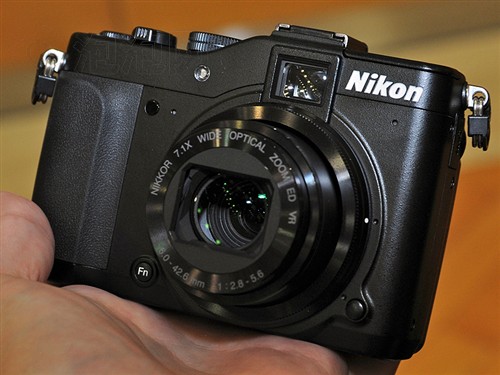 ῵(Nikon) P7000