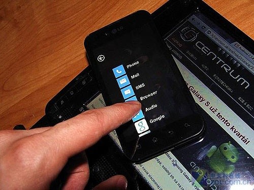 皮肤还是系统 WP7版LG Optimus Black曝光