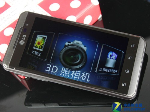 LG Optimus 3D3Dռ